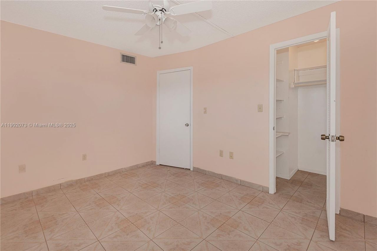 8345 Sunrise Lakes Blvd, Unit 210, Sunrise, FL 33322 Photo