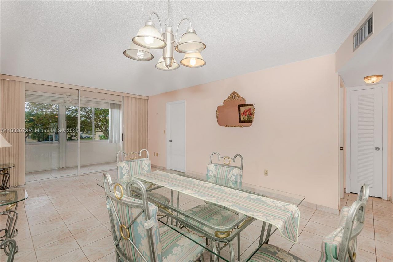 8345 Sunrise Lakes Blvd, Unit 210, Sunrise, FL 33322 Photo