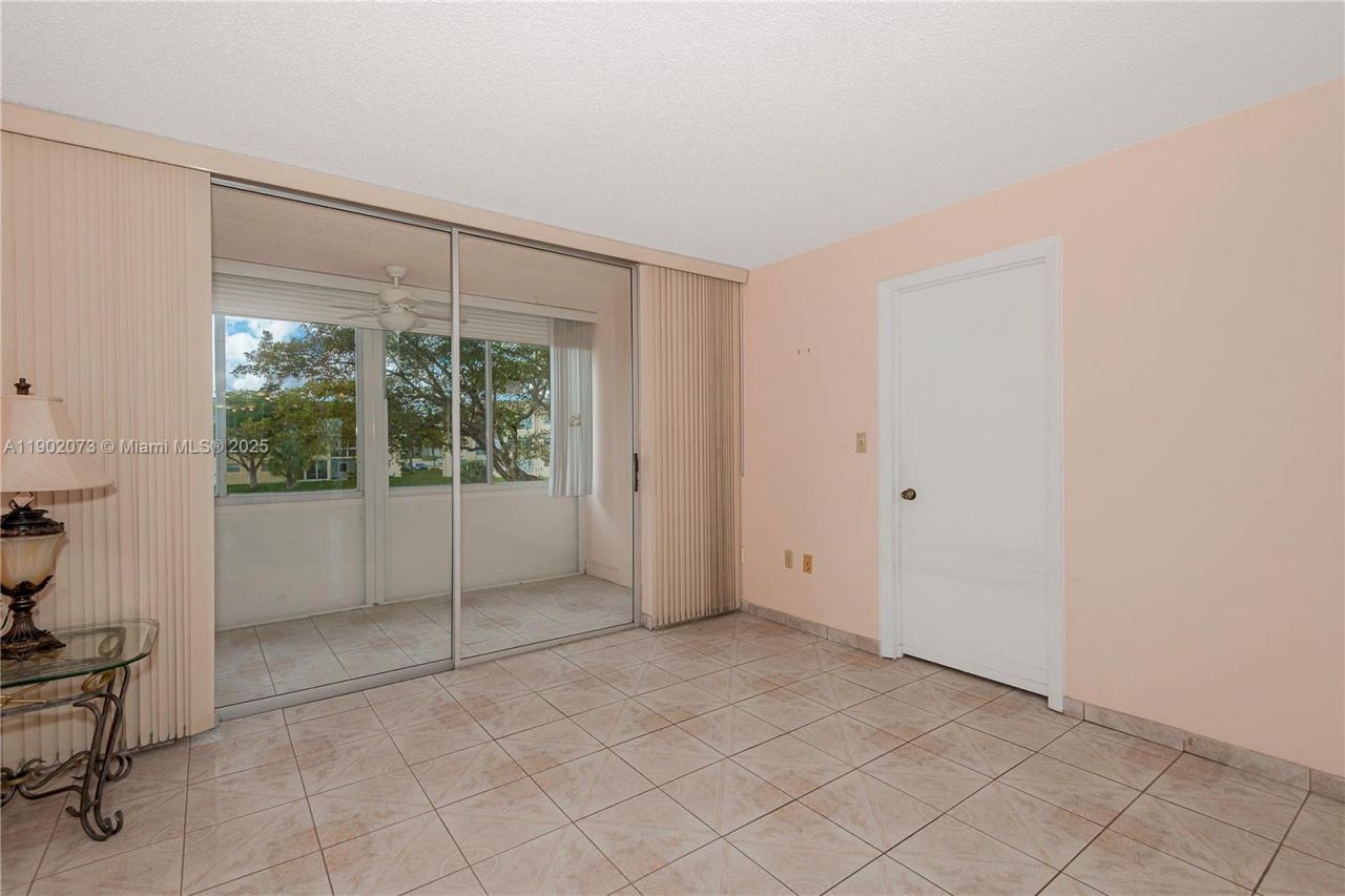 8345 Sunrise Lakes Blvd, Unit 210, Sunrise, FL 33322 Photo