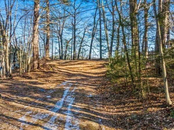 1 Lane 22, Brookfield, MA 01506