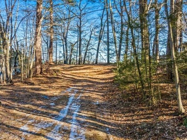 1 Lane 22, Brookfield, MA 01506