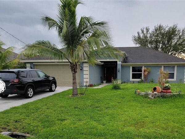 423 Windermere DR, LEHIGH ACRES, FL 33972