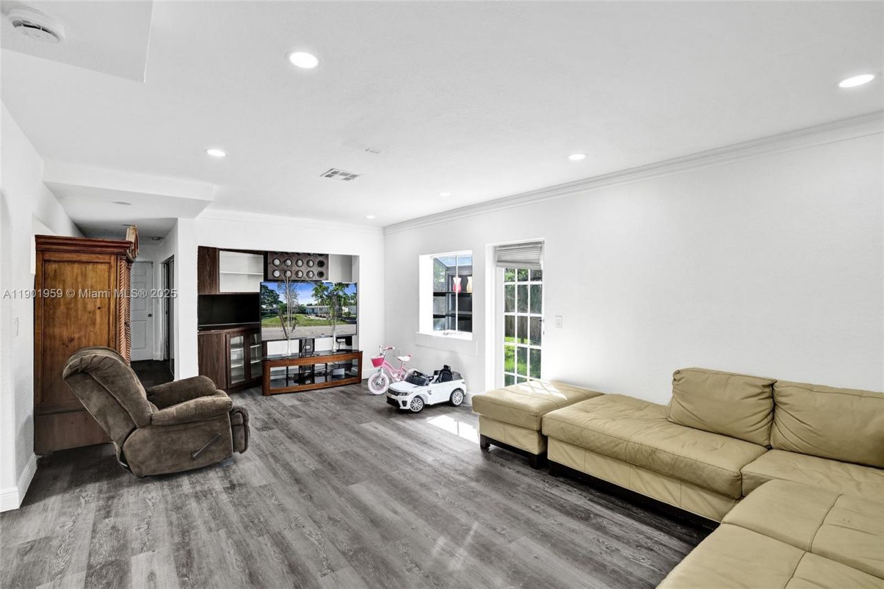 6300 SW 62nd Pl, South Miami, FL 33143 Photo