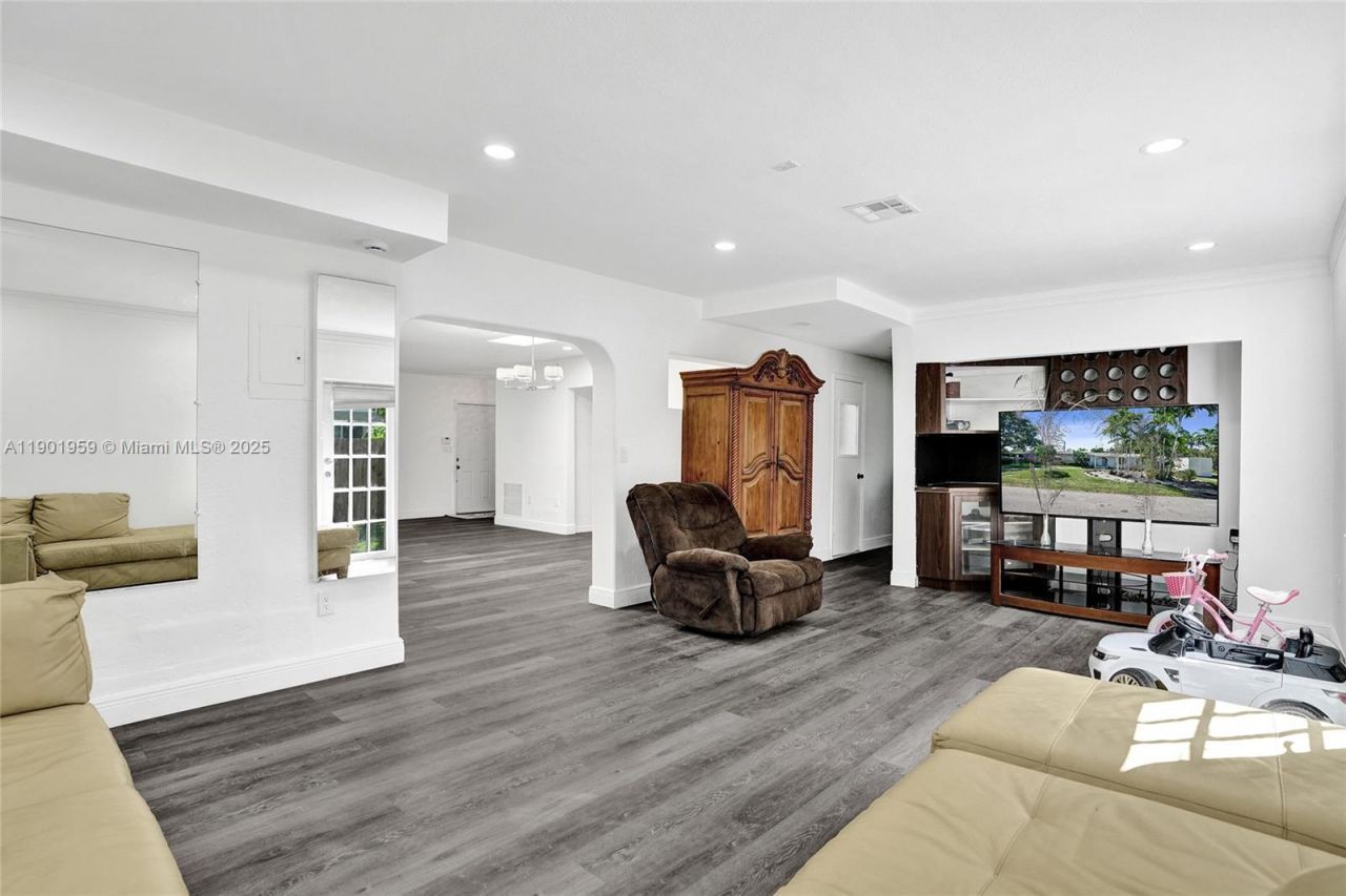 6300 SW 62nd Pl, South Miami, FL 33143 Photo