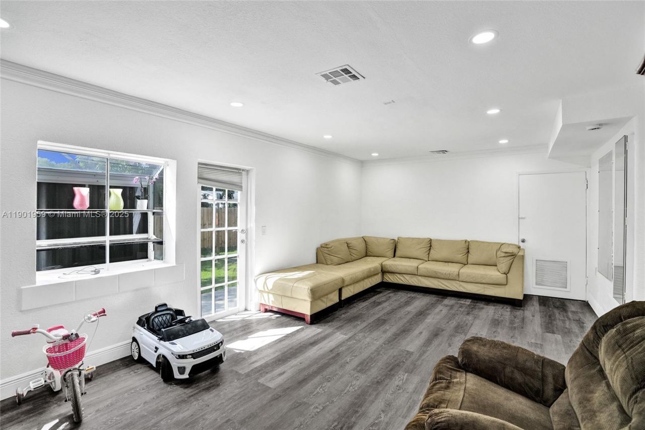 6300 SW 62nd Pl, South Miami, FL 33143 Photo