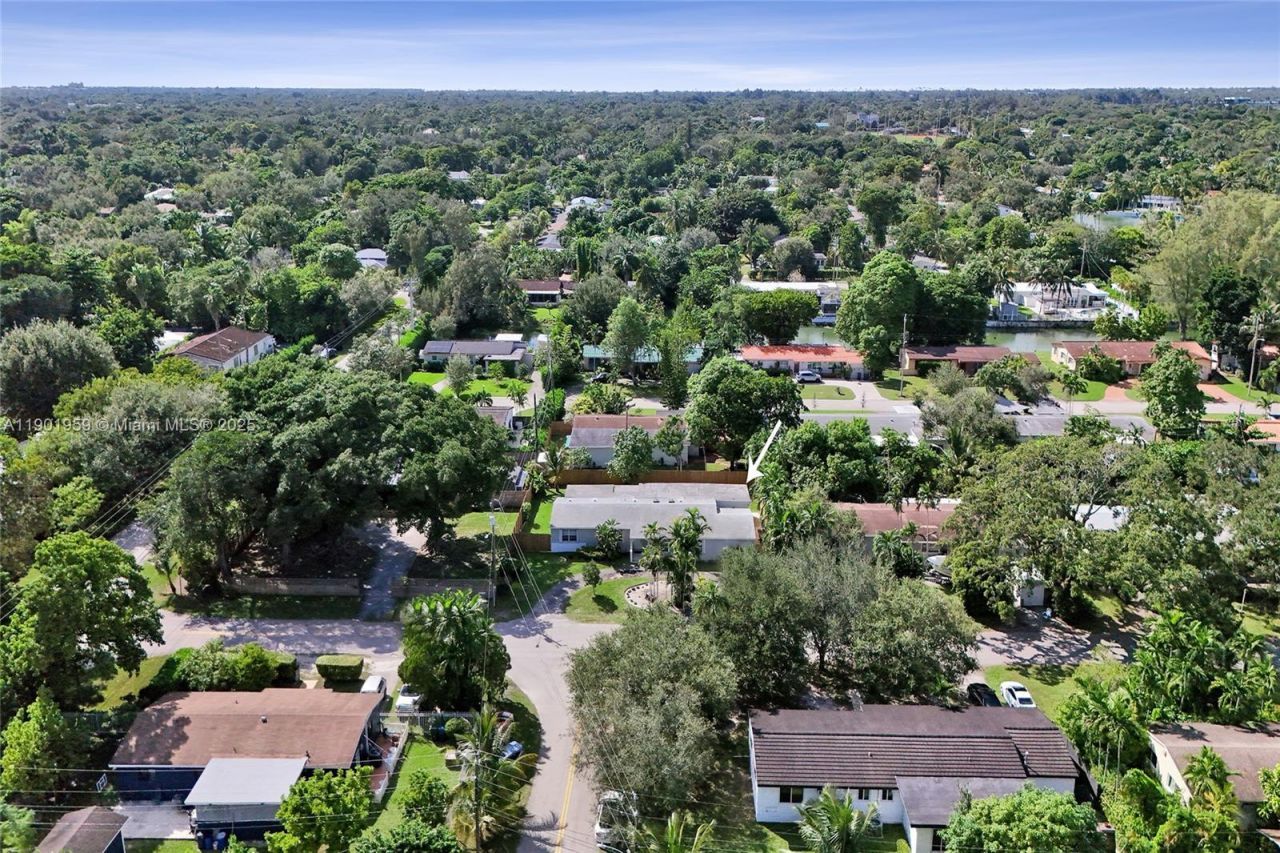 6300 SW 62nd Pl, South Miami, FL 33143 Photo