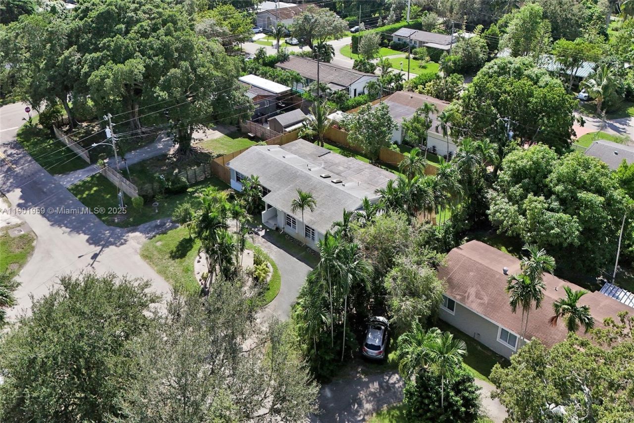 6300 SW 62nd Pl, South Miami, FL 33143 Photo