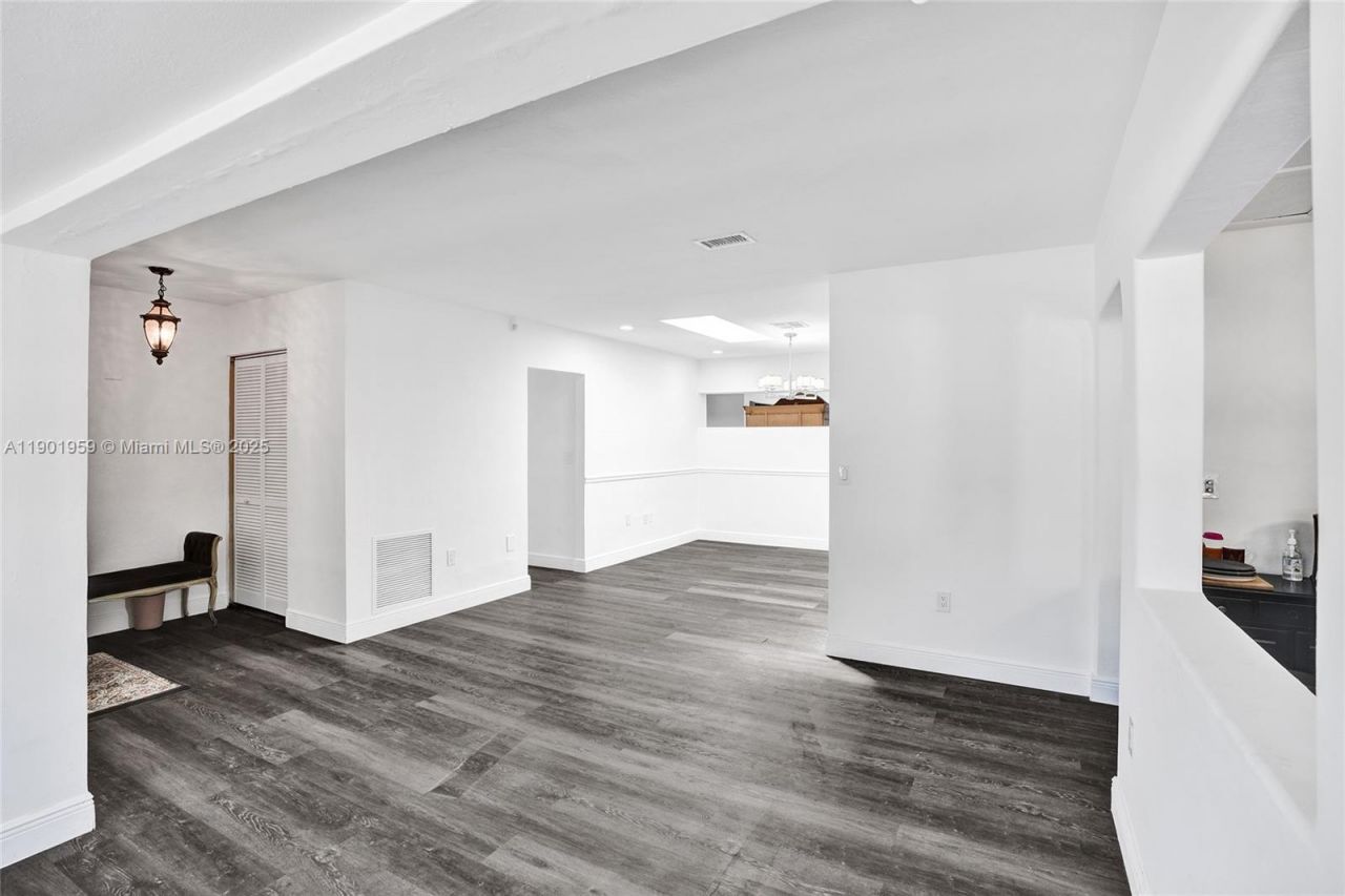 6300 SW 62nd Pl, South Miami, FL 33143 Photo