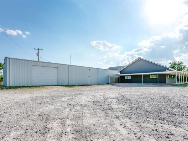 3212 E Walnut Street, Tecumseh, OK 74873