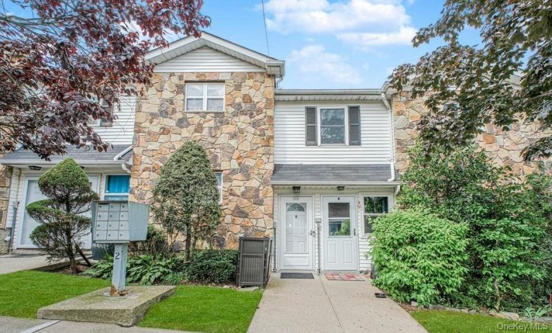 566 Buchanan Avenue, Staten Island, NY 10314 Main Photo