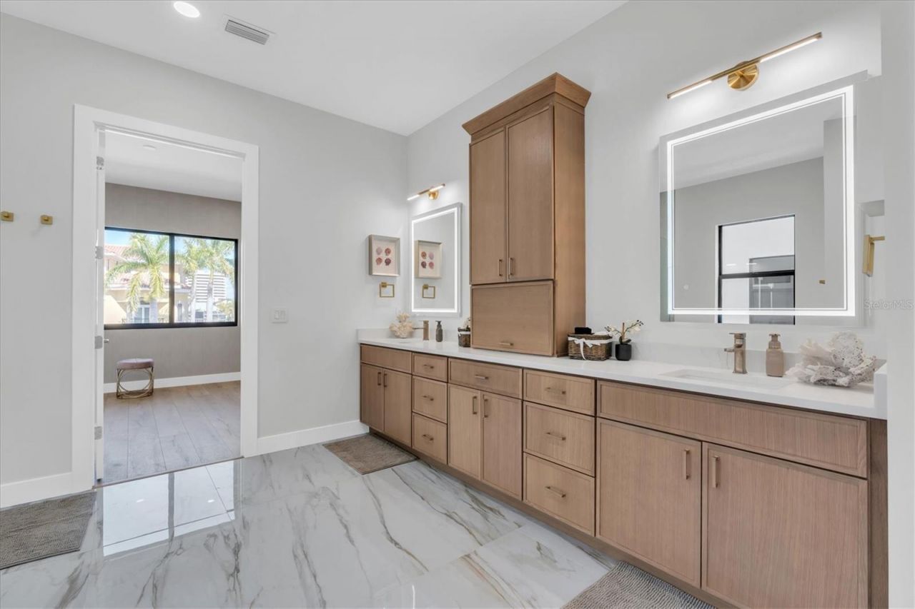 5964 Bayview Circle S, Gulfport, FL 33707 Photo