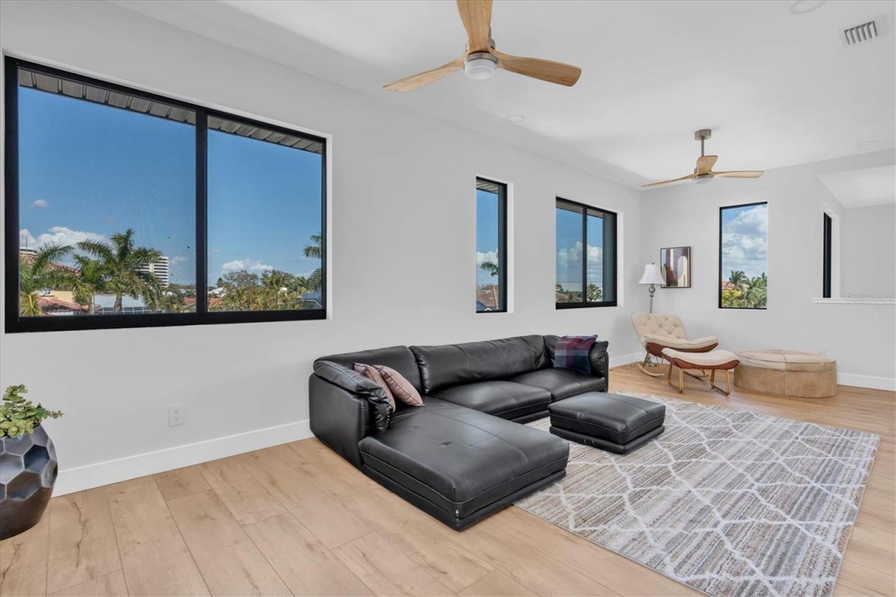 5964 Bayview Circle S, Gulfport, FL 33707 Photo