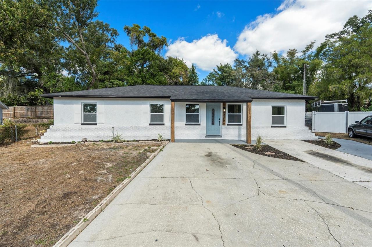 7106 Lynwood Drive, Tampa, FL 33637 Main Photo