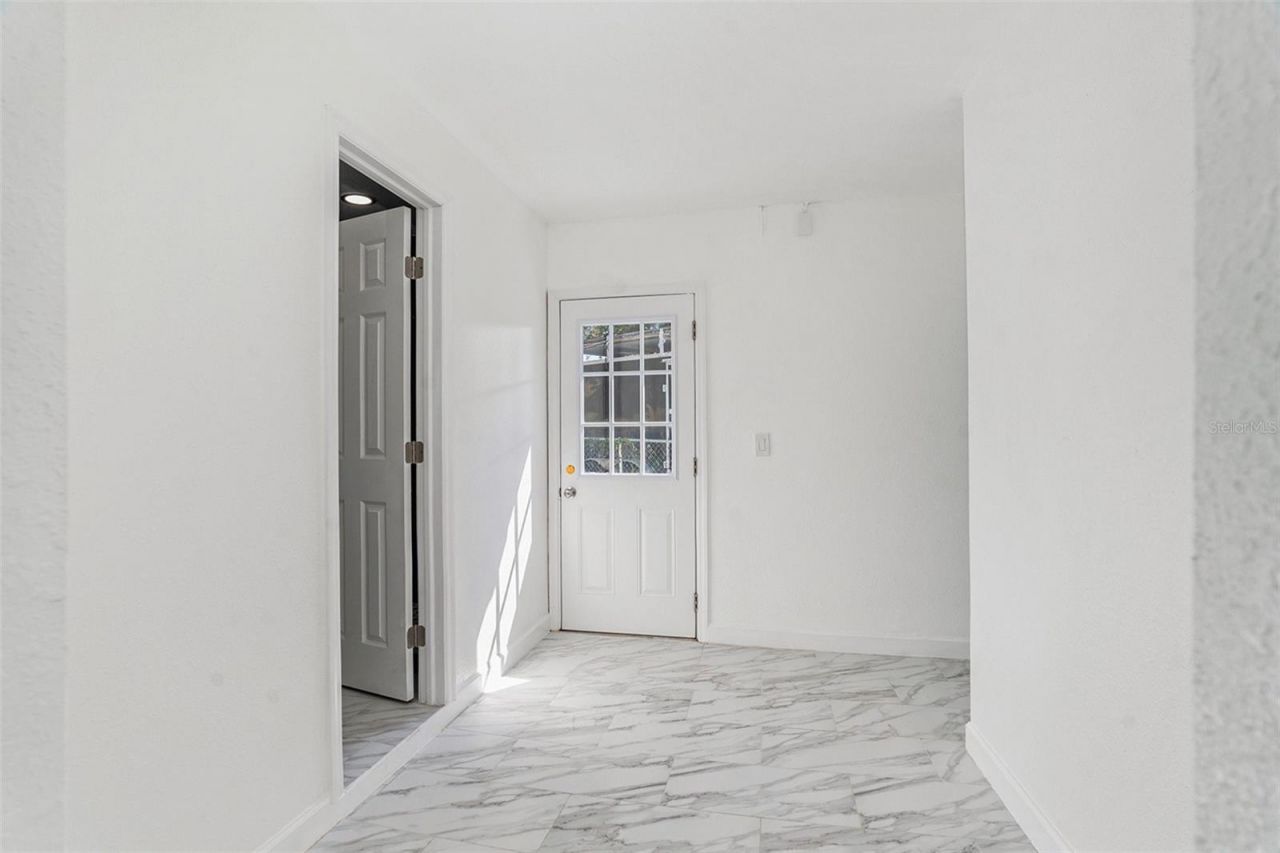 7106 Lynwood Drive, Tampa, FL 33637 Photo