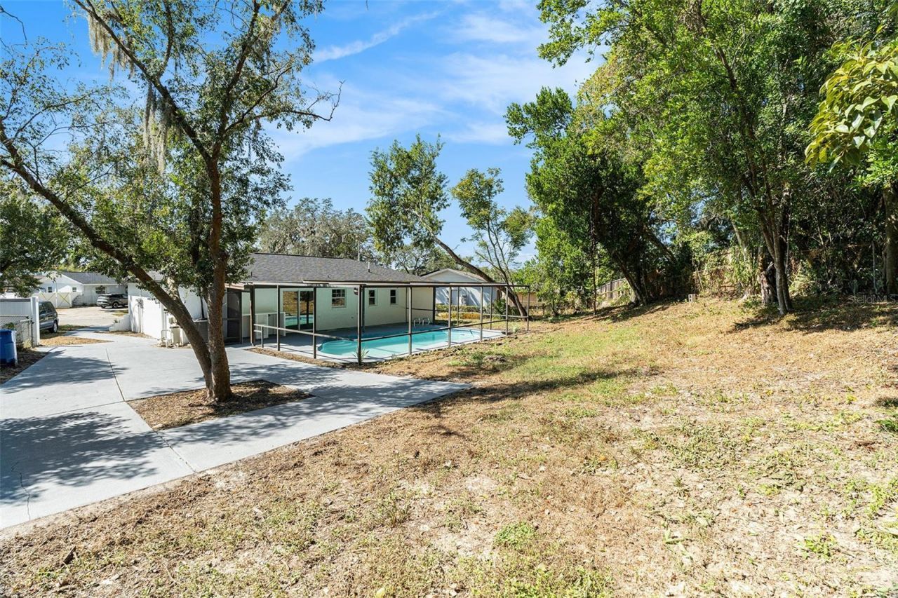 7106 Lynwood Drive, Tampa, FL 33637 Photo