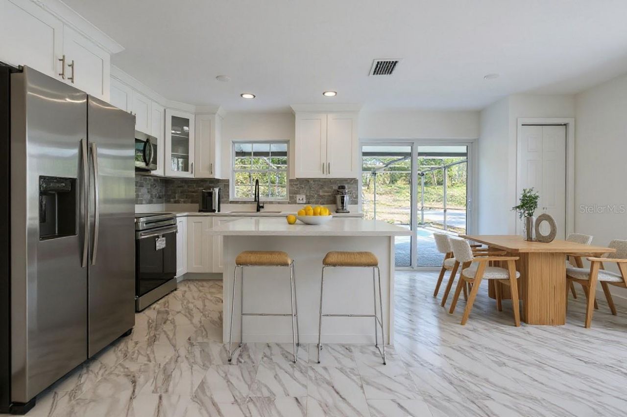 7106 Lynwood Drive, Tampa, FL 33637 Photo