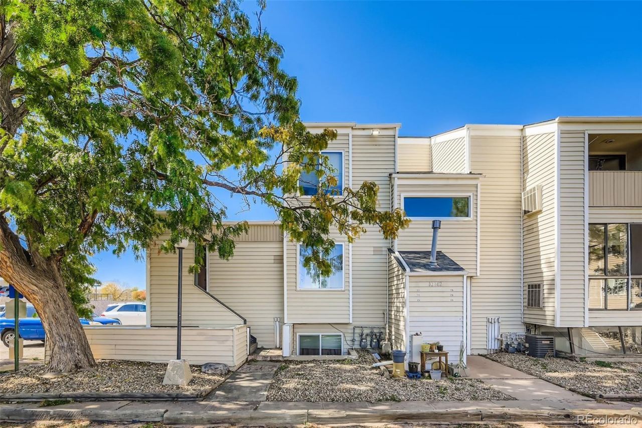 10742 E Exposition Avenue, Unit 223, Aurora, CO 80012 Main Photo