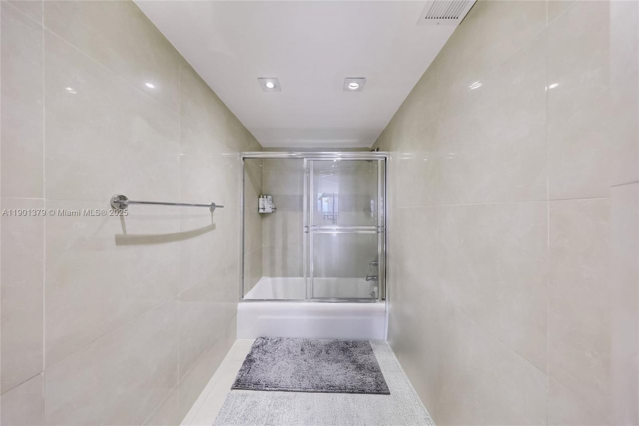 2333 Brickell Ave, Unit 1406, Miami, FL 33129 Photo