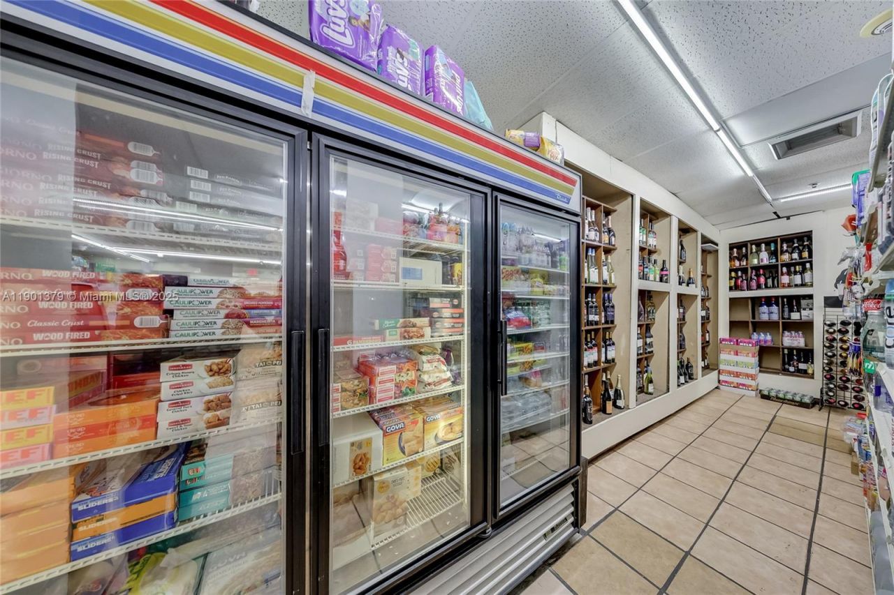 2333 Brickell Ave, Unit 1406, Miami, FL 33129 Photo