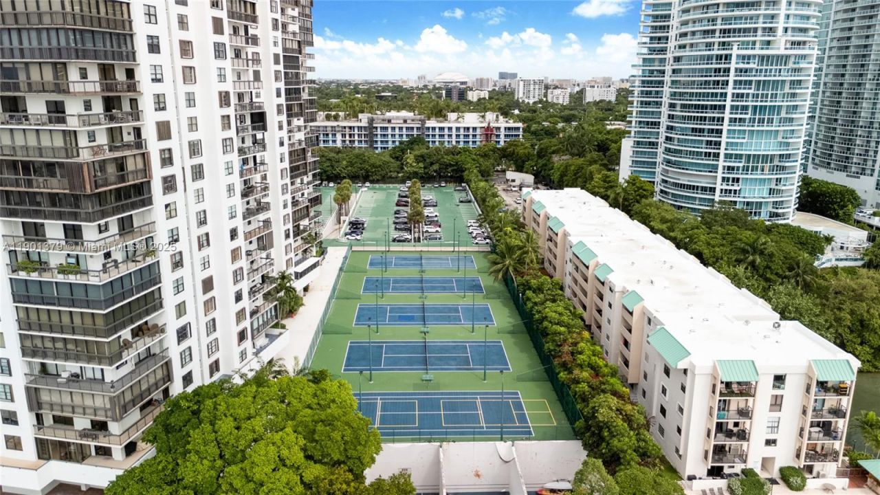 2333 Brickell Ave, Unit 1406, Miami, FL 33129 Photo