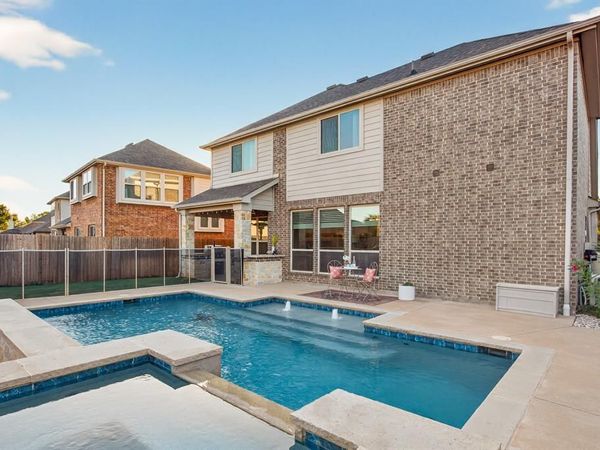 9505 Meadowpark Drive, Denton, TX 76226