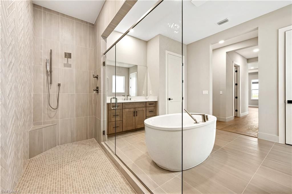 8762 Driftwood Dr, Naples, FL 34114 Photo