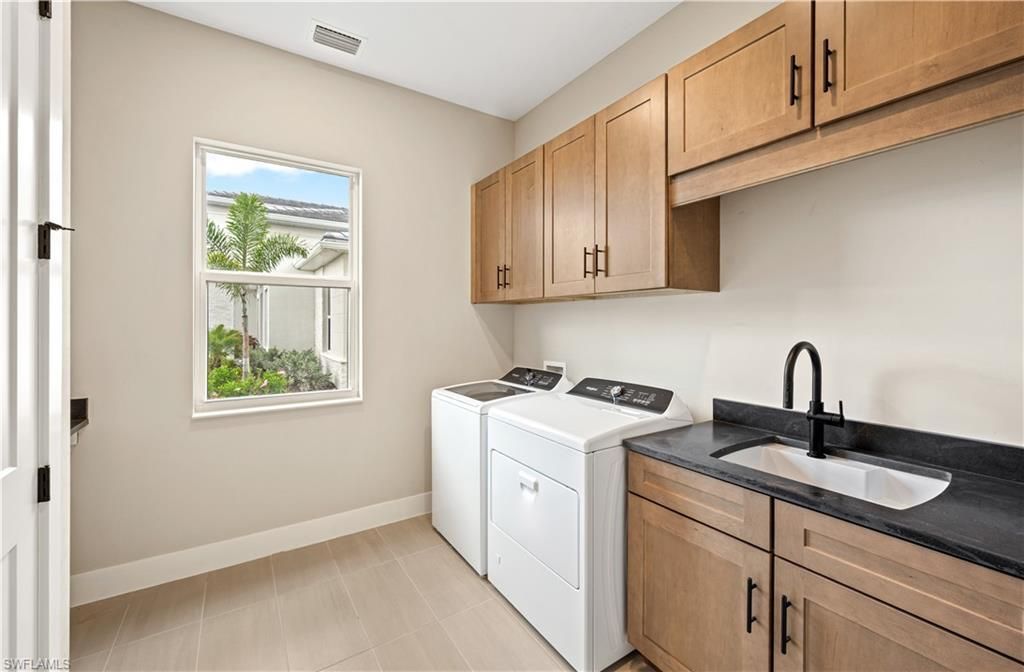 8762 Driftwood Dr, Naples, FL 34114 Photo