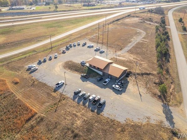 140 W Outer Rd., Poplar Bluff, MO 63901