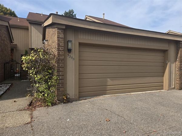 5353 Wright Way W, West Bloomfield Twp, MI 48322