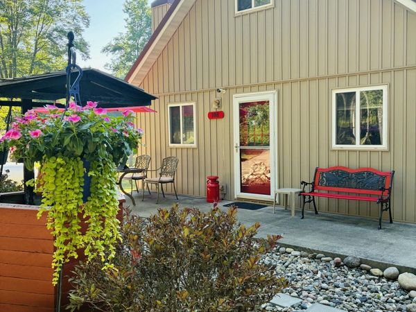 108 Deerwood Court, Roscommon, MI 48653