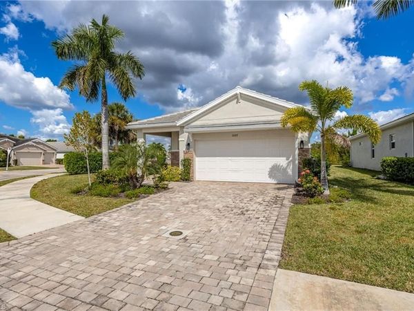 16697 Seasons Coast DR, BONITA SPRINGS, FL 34135