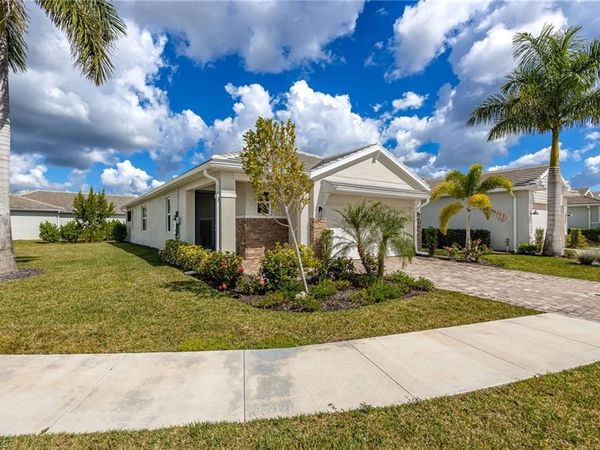 16697 Seasons Coast DR, BONITA SPRINGS, FL 34135