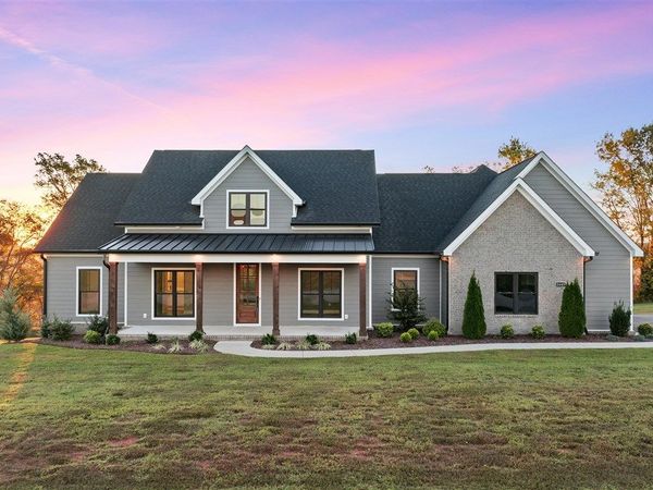 2447 Silver Oak Street, Bowling Green, KY 42104