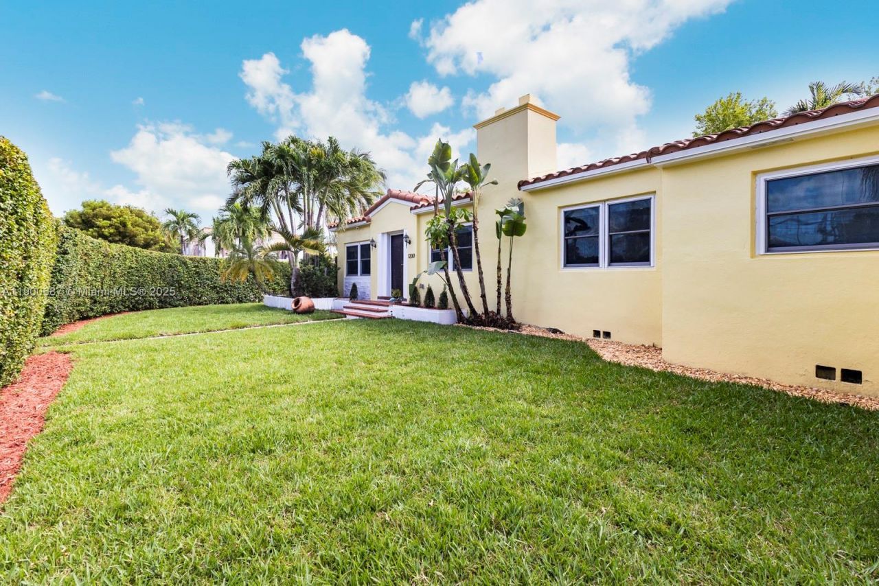 1200 SW 18th St, Miami, FL 33145 Photo