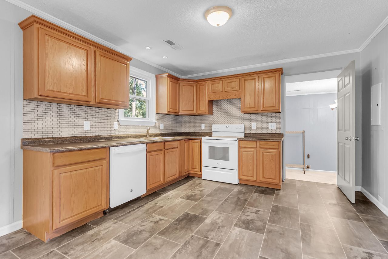 5724 Mineral Springs Road Photo 10