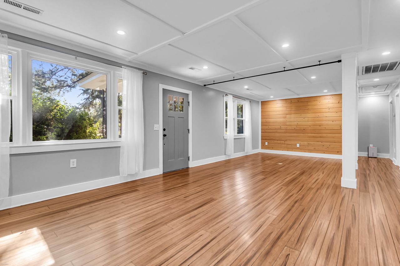 5724 Mineral Springs Road Photo 7