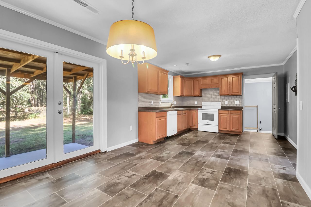 5724 Mineral Springs Road Photo 9