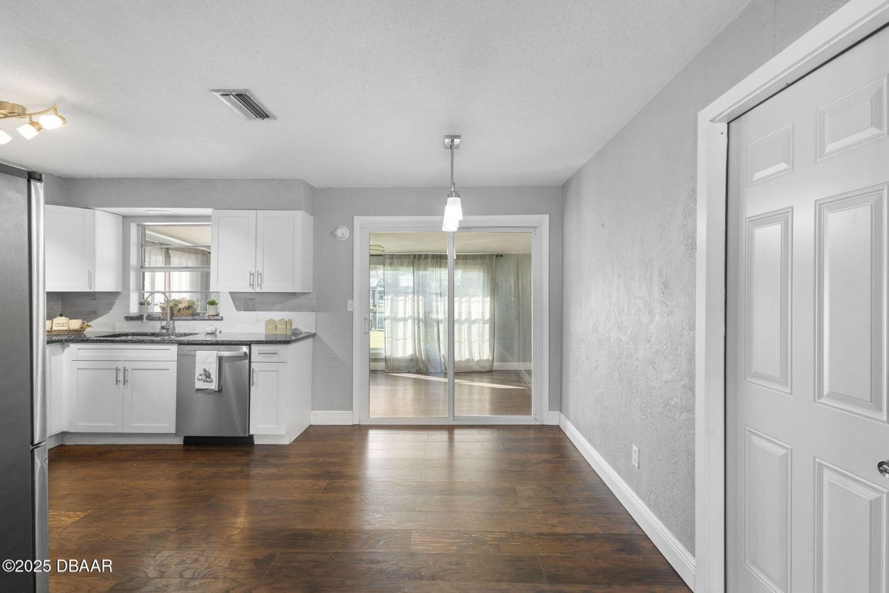 1617 Paradise Lane, Astor, FL 32102 Photo