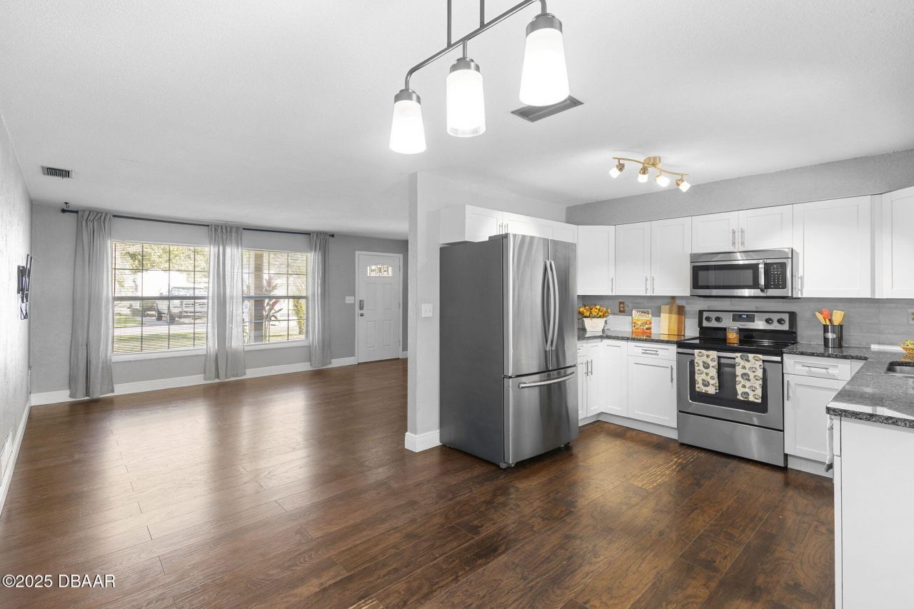 1617 Paradise Lane, Astor, FL 32102 Photo