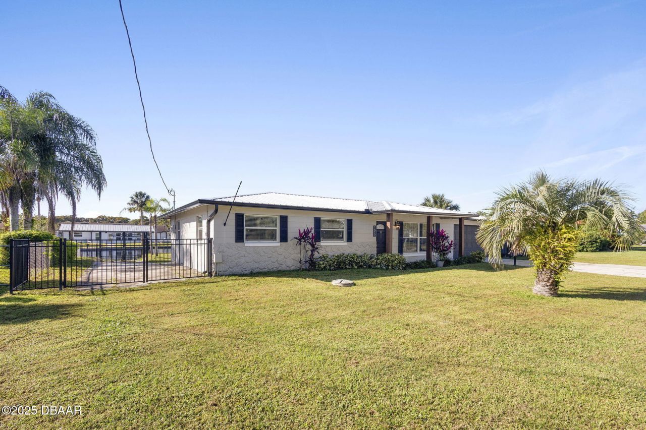 1617 Paradise Lane, Astor, FL 32102 Photo