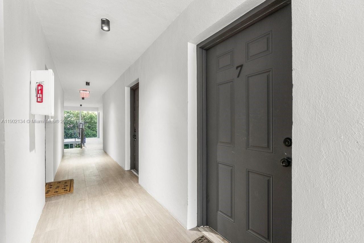 1530 Crescent Cir, Unit 8, Lake Park, FL 33403 Photo