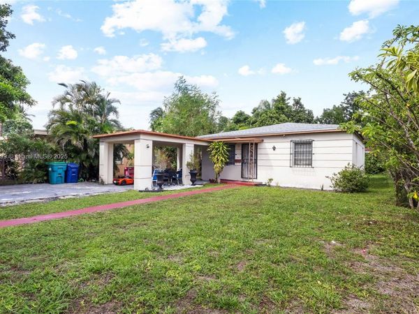 431 NW 116th St, Miami, FL 33168