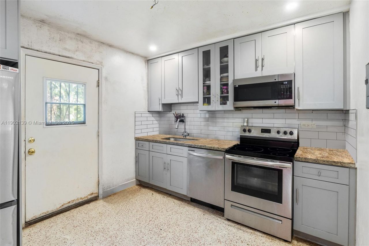 431 NW 116th St, Miami, FL 33168 Photo