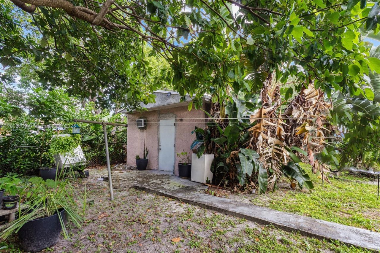 431 NW 116th St, Miami, FL 33168 Photo