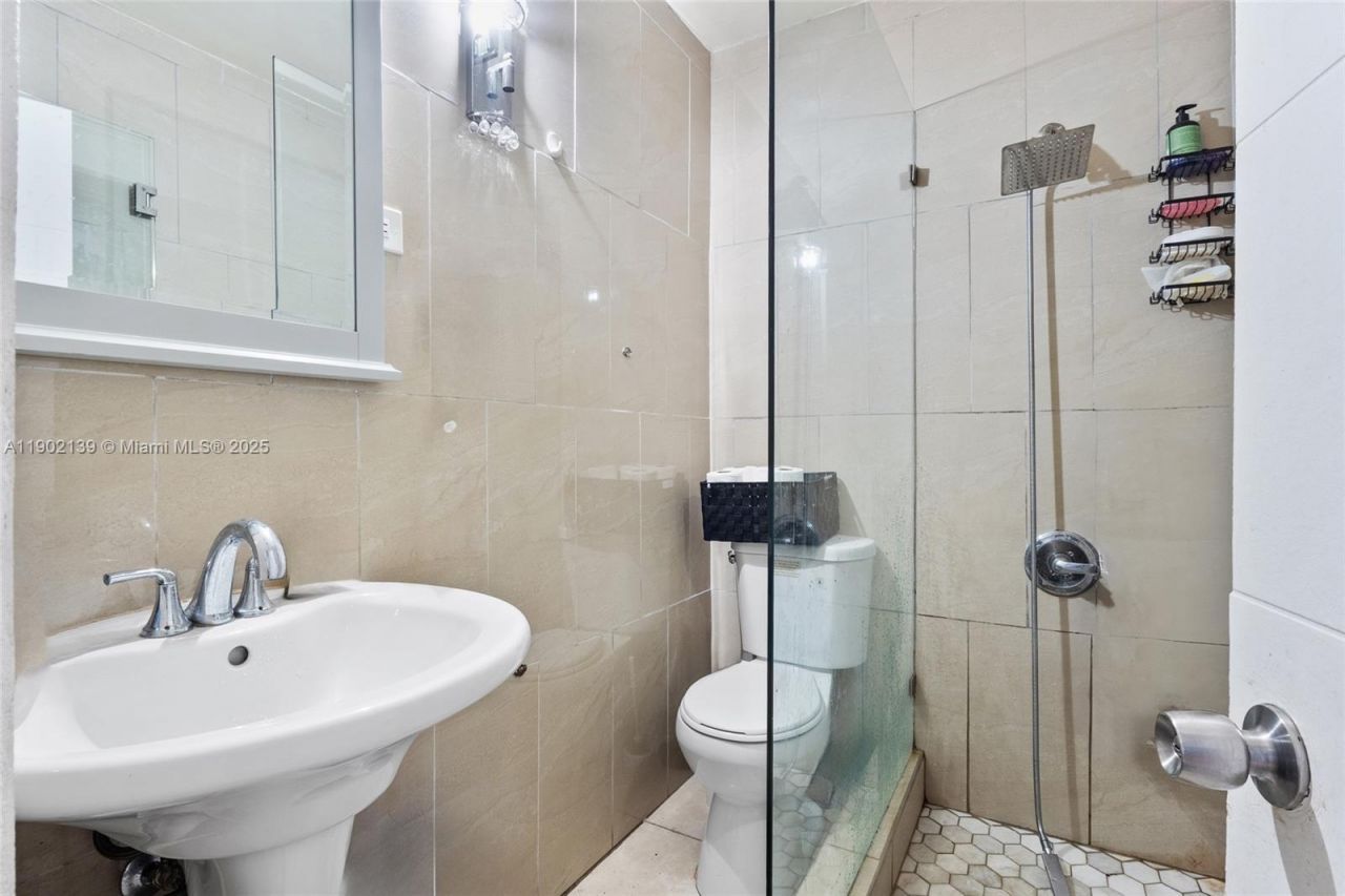 431 NW 116th St, Miami, FL 33168 Photo