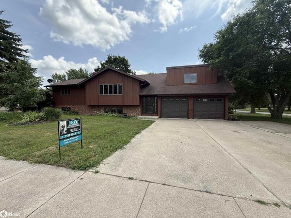 1902 E Lucas Street, Algona, IA 50511