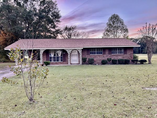 1108 Pine Street, Taylorsville, MS 39168