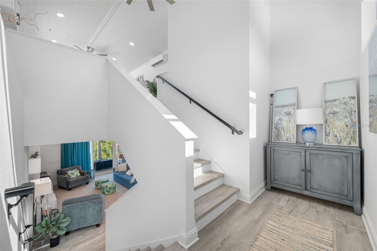 2813 Kipps Colony Drive S, Saint Petersburg, FL 33707 Photo