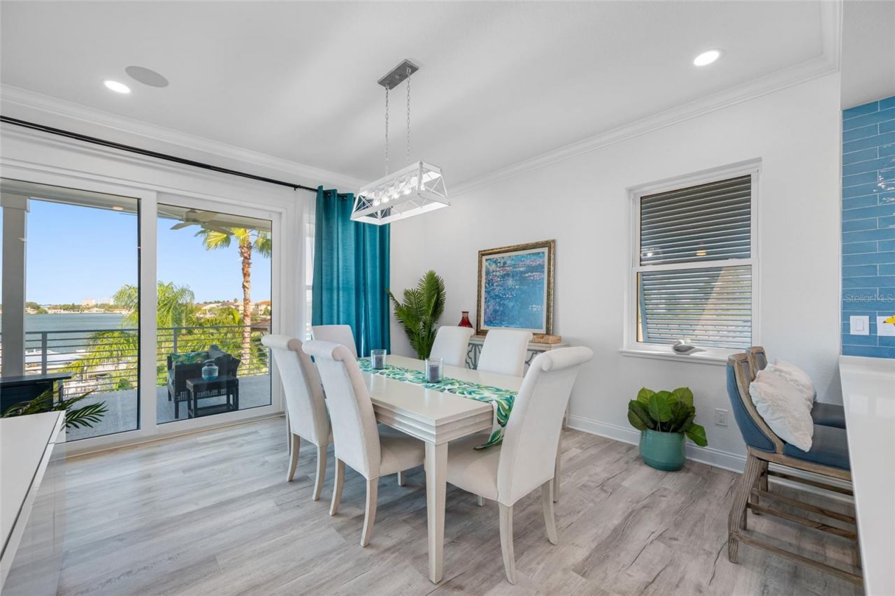 2813 Kipps Colony Drive S, Saint Petersburg, FL 33707 Photo