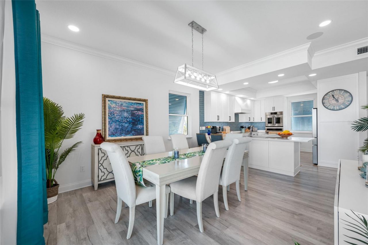 2813 Kipps Colony Drive S, Saint Petersburg, FL 33707 Photo